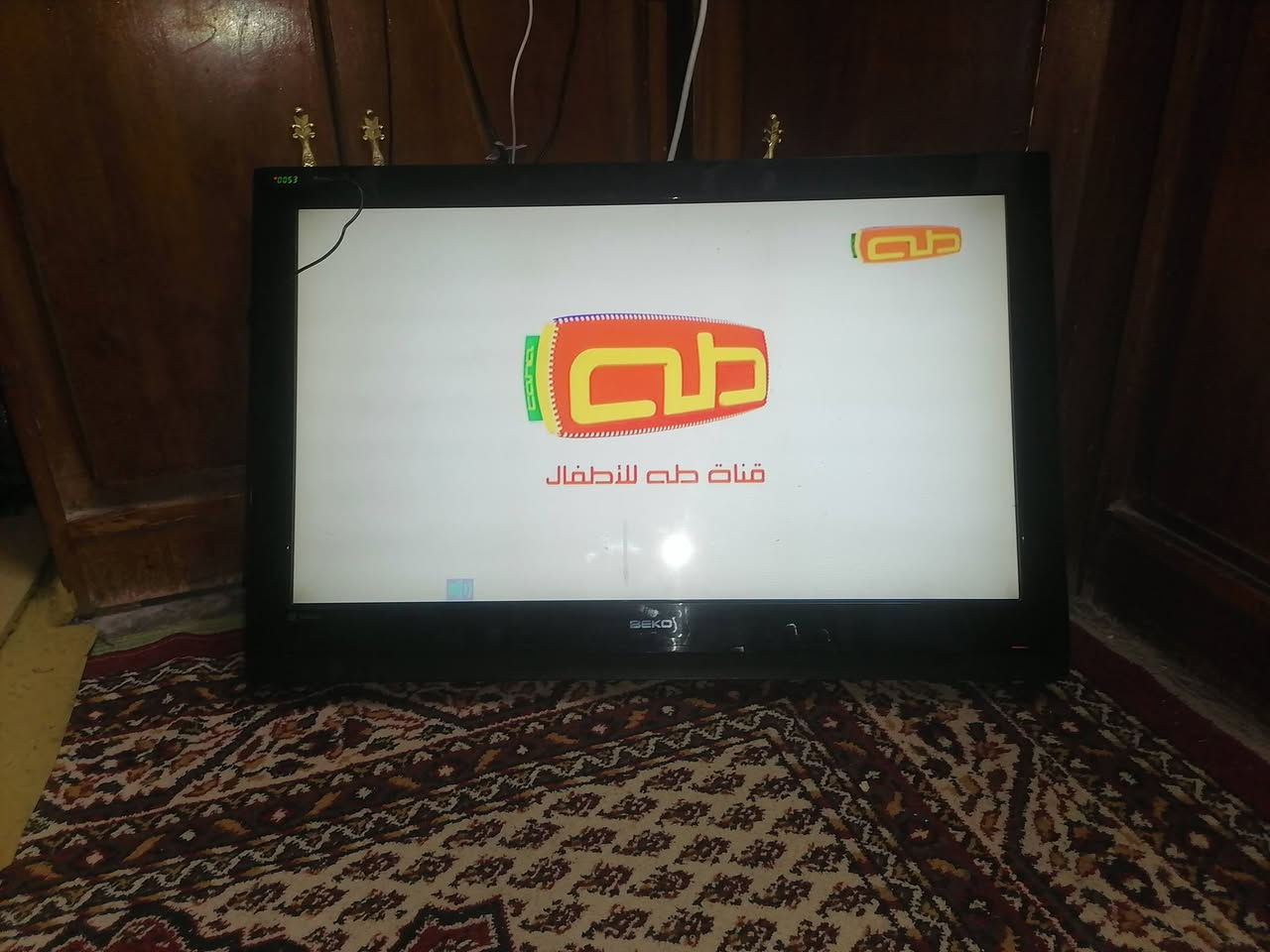 بلازمه حجم ٣٢شاشه فول بدون نت نوعيه الاصليه نظافه ٩٥بالميه كامله مع ستلات مع صحن وريمونتات يعني شت وشغل اريد اريد اخذ مكانه ام نت والغي ستلات سعر ١٤٠وبيها مجال استفسار ***********
