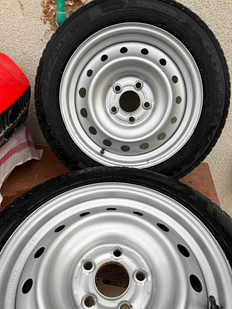 السلام عليكم  تخم رنكات حجم 16 هنه وتايراتهن للبيع  سعرهن 150 عنواني البصره المطيحه            *********** البصرة, العراق
