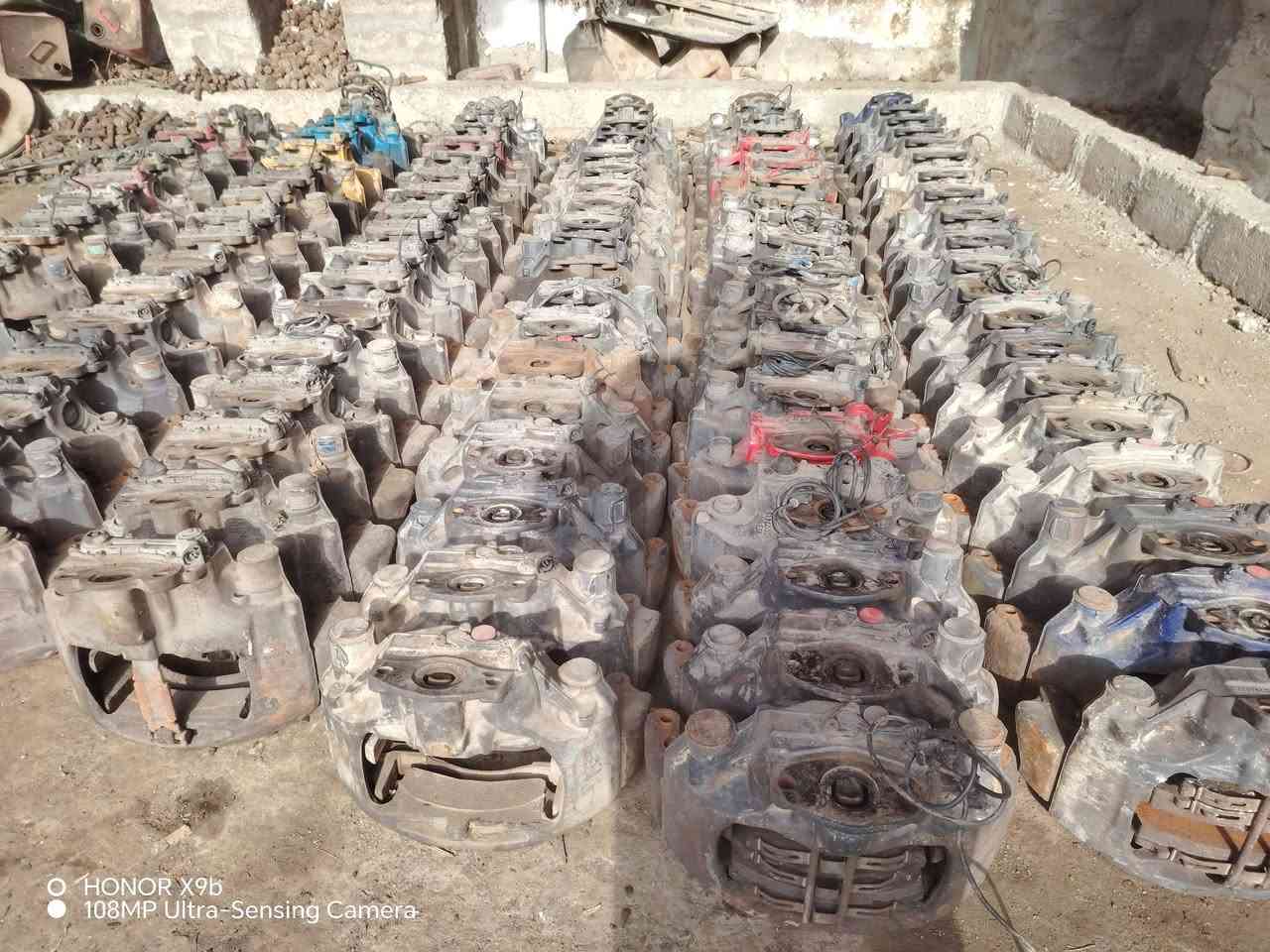 ***********
***********
