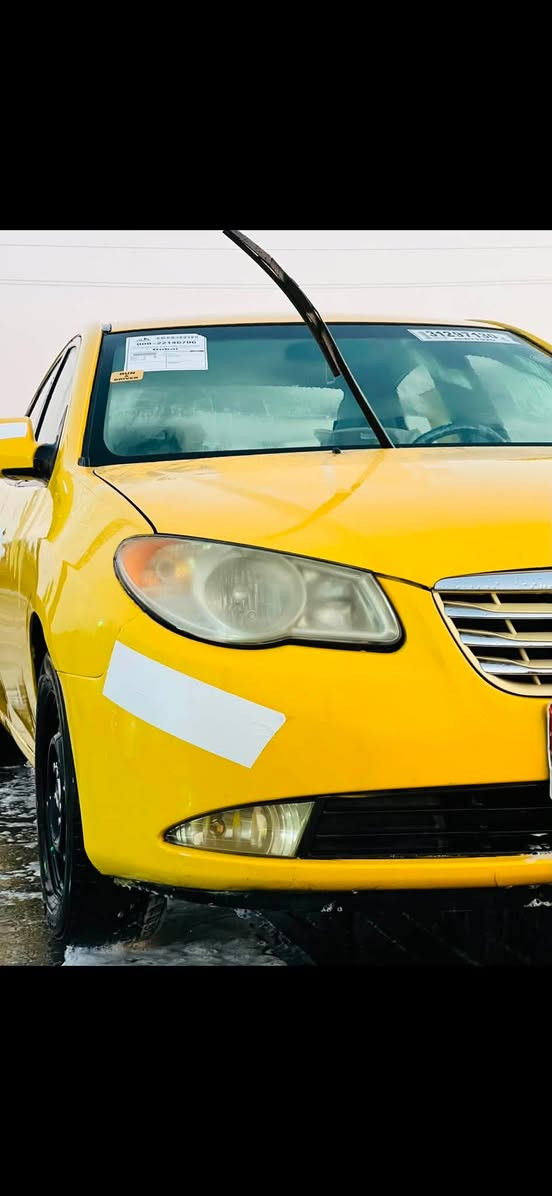 السلام عليكم اللنترا للبيع او مراوس موديل 2007 وارد امريكي حادثه جاملغ خلفي بل خارج وبلعراق طخه بل باب الخلفي الي وره السايق كير ومكينه خير من الله تبريد شغال وي السويج السعر 84 وبيها مجال رقم بغداد انكليزي وباسمي السياره مصفره هيئه وغرامه 
رقم التليفون : ***********
