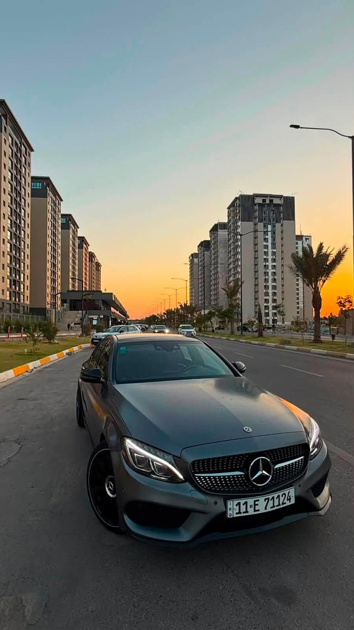 السلام عليكم للبيع مارسدس c_class  c300 السيارة طلب خاص لون او مواصفات السياره وارد كندي موديل 2018 السياره بيهة قطع كلير مثل مموضح بالسونار ماشية كلش قليل 118 كيلو متر مكينة 4 سلندر تيربو  السياره اعلى مواصفات 1/1 المواصفات المعروفه مال c300 الفول للاخير +طلب خاص الجكات بلادي واللون المميز السعر 193 وبيه مكان السياره بغداد الكرخ الاستفسار ***********

