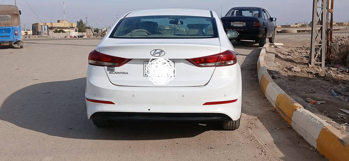 السلام عليكم
النترا 2018خليجي
محرك 1600دوش 
ماشيه 160 الف 
شاشه كامرا دواره  حساس خلفي 
تحكم ستيرن 
رقم ذي قار بسمي 
للتواصل ***********
