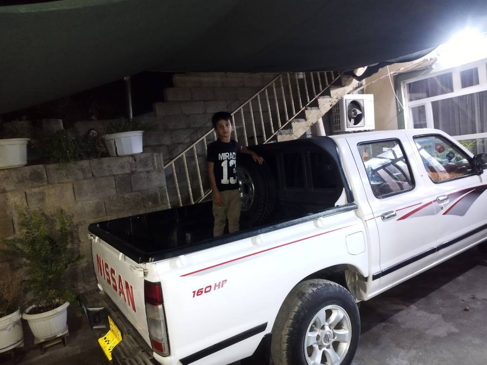 نیسان 2008 یەک چەمەلخی ڕەشە 
چوار تایەی دەنلوبی لۆکی لەژێرە 
سەنەوی تەواو بوە ماشەڵا سەیارەکە جوانە ماڵی  دۆستە   *********** حلبجة, السليمانية
