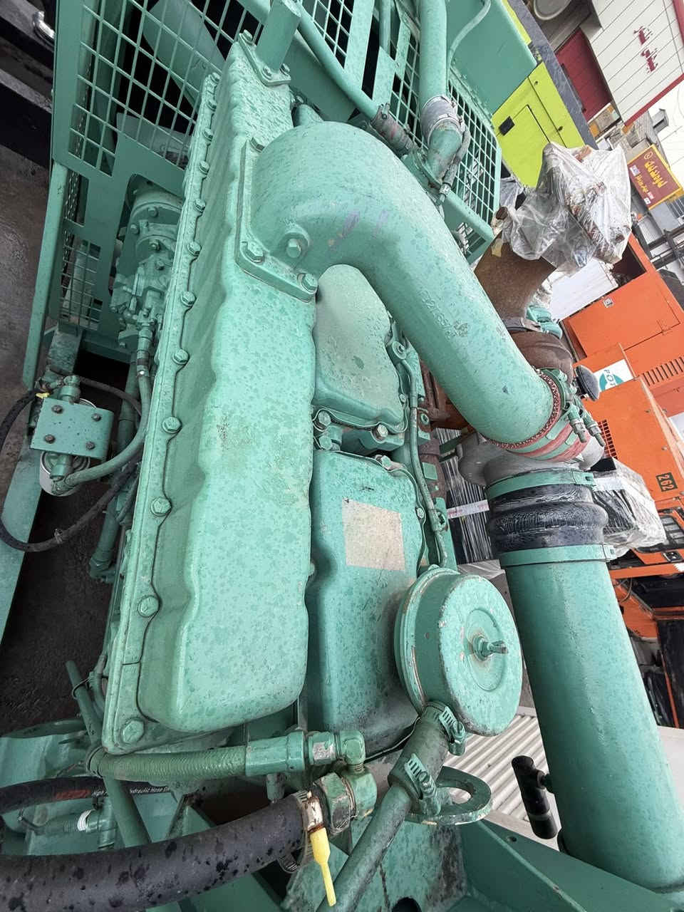 السلام عليكم 
كمنز  أمريكي 5 ونص. انجكتر زيتي 
400kva 
ساعات العمل اقل 500 ساعه 
وضع بلاد شركة  
🚚يوجد توصيل الى جميع المحافظات وبضمان🚚
🚚كياندن هةية بو هةموو شاركان بةكرينتى🚚
 للاستفسار:
 ابو علي 
***********
***********
***********
