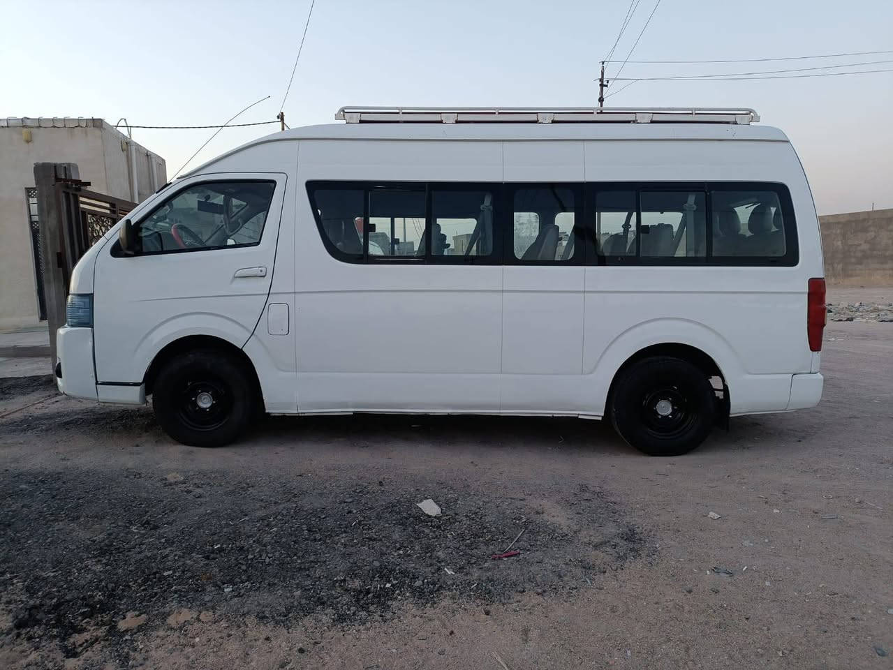 جنبي 2012رقم كربلاء نكليزي سنويه 30 مكفوله من ضربه ما عده المشر عليه كير كسن مكفولات حداديه جديده تبريد شغال  سياره جاهزه الشارع سعر 110وبيه مجال بسيط مكان سياره بصره زبير واي استفسار ***********
