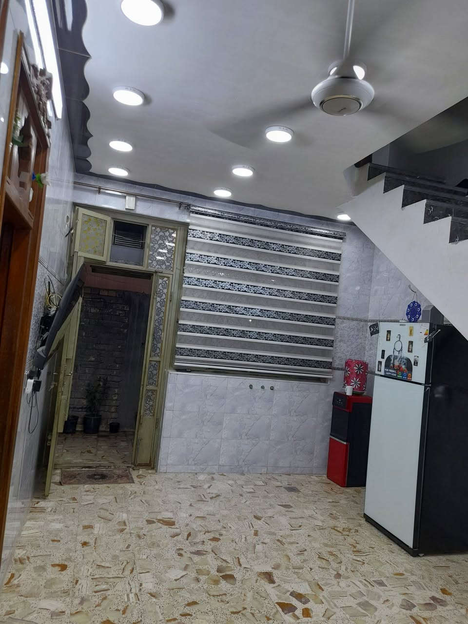 دار للبيع البلديات حي التراث الزراعي طابق ونص مربع بناء حديث مشمول بل التطويب السعر 125 قابل للتفاوض للإستفسار إتصال  ***********
