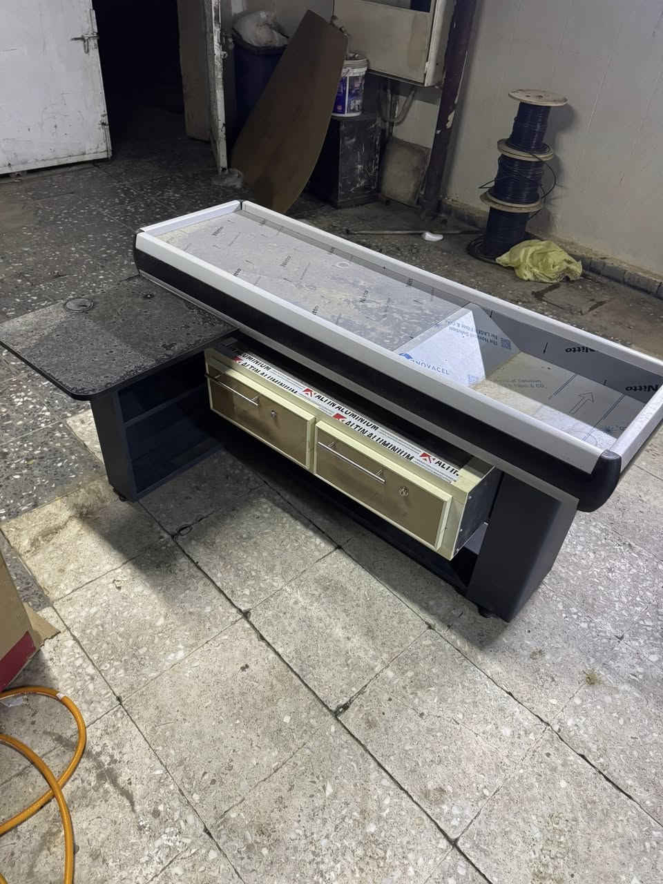 سلام عليكم عندي ميزكاشيرجديدمستعمل اقل من عشرايام وبل اضافه امسوياه مجرات مال افلوس الله شاهدمكلفني570 الف  اريدابيعه بل يرضي الله واني حاضر ***********
