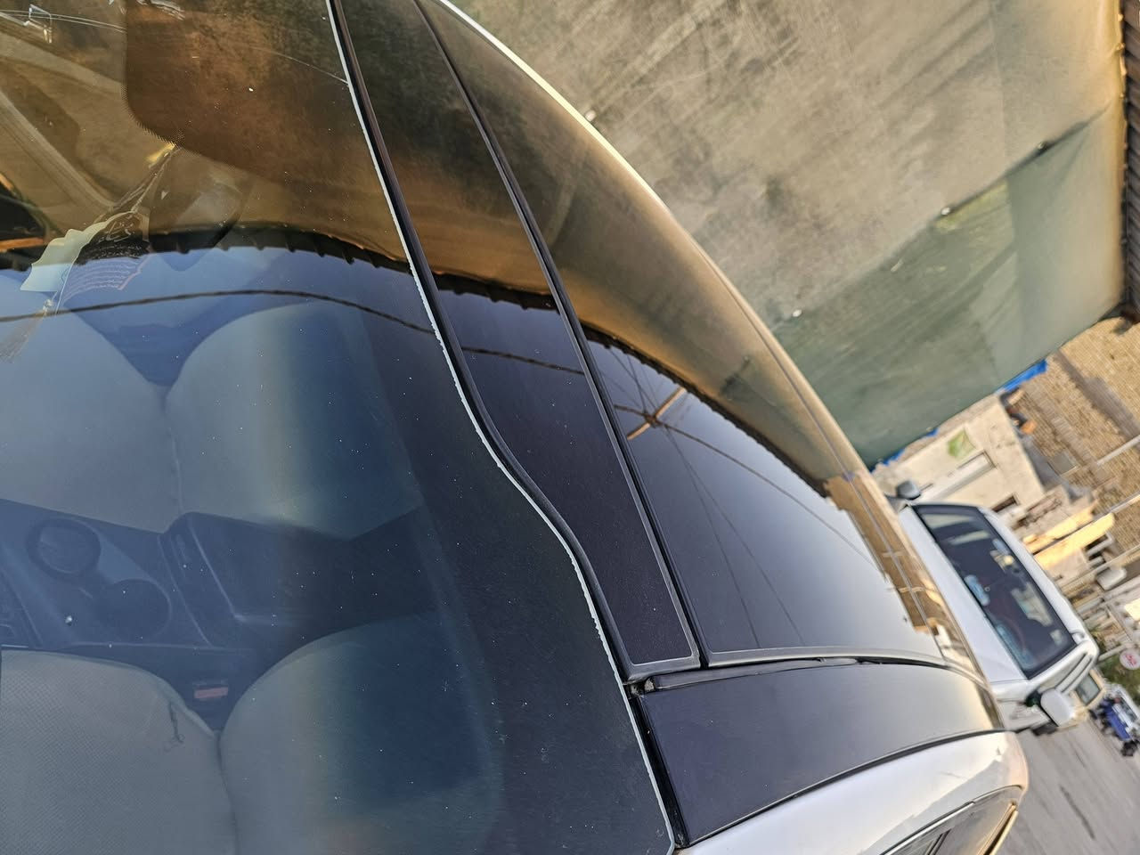 السلام عليكم ورحمة الله وبركاتة 
بيع مستعجل اقره التفاصيل تقتنع اتصل 
اوبتما موديل 13فول واحد على واحد بانروما شاشه كبيره بصمه رقم بغداد مميز مداور ثاني بيهه بنيد وجاملغ  يوم السعر 95 قبل سته اشهر اخذتهه ب 115 الغرض من البيع شغله طارئه اقتنع اقتنع يله تتصل رقم ***********
