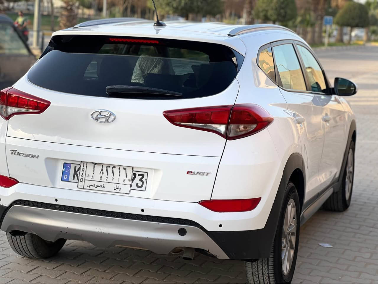 السلام عليكم

توسان 2016 وارد 

شاشه كامره تحكمات وباقي المواصفات المعروفه 

ااحادث بنيد بدون دواخل جاملغ ايمن بي بارد بسيط 

مكينه مفتوحه كازكيت وبايدي فاتحه 

تبريد حداديه كهربائيات كله جاهز تحويل مباشر 

مكاني  بابل الحله        السعر.   148 وبي مجال 

*********** حلة, بابل
