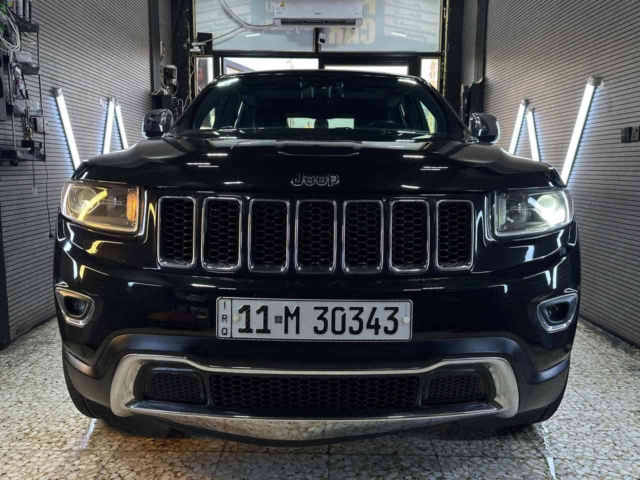 سلام عليكم للبيع جيب كراند شيروكي ٢٠١٦ رقم بغداد بسمي السياره جديده بمعنى الكلمه داخله للعراق حادثه دعاميه بدون دواخل نهائي بس هنا بلعراق انصبغ بيه ٣ قطع جاملغين وبنيد اثر طخه خفيفه كير ومكينه وحداديه مكفولات والكشر بل باكيت للبيع او مراوس حسب الرغبه للاستفسار ***********
