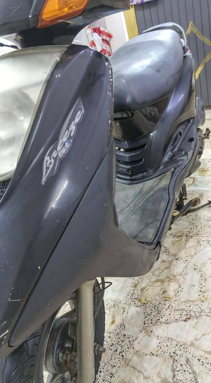 سلام عليكم
دراجه بريز للبيع 

دراجه فوول نضافه 

تايرات جدد بريك جديد 

كلجات جدد 

كابريتر شادلها تجاريه جديده مصارلي سبوع 

كهربائيات كلها شغاله 

دراجه مفوله نضافه 

فقط الايت الامامي عطلان 

وراجز السلف يشكل بس شغال 

عنواني شارع فلسطين او قاهره

التواصل واتساب او اتصال

*********** 
سعرها 550 وبيها مجال
