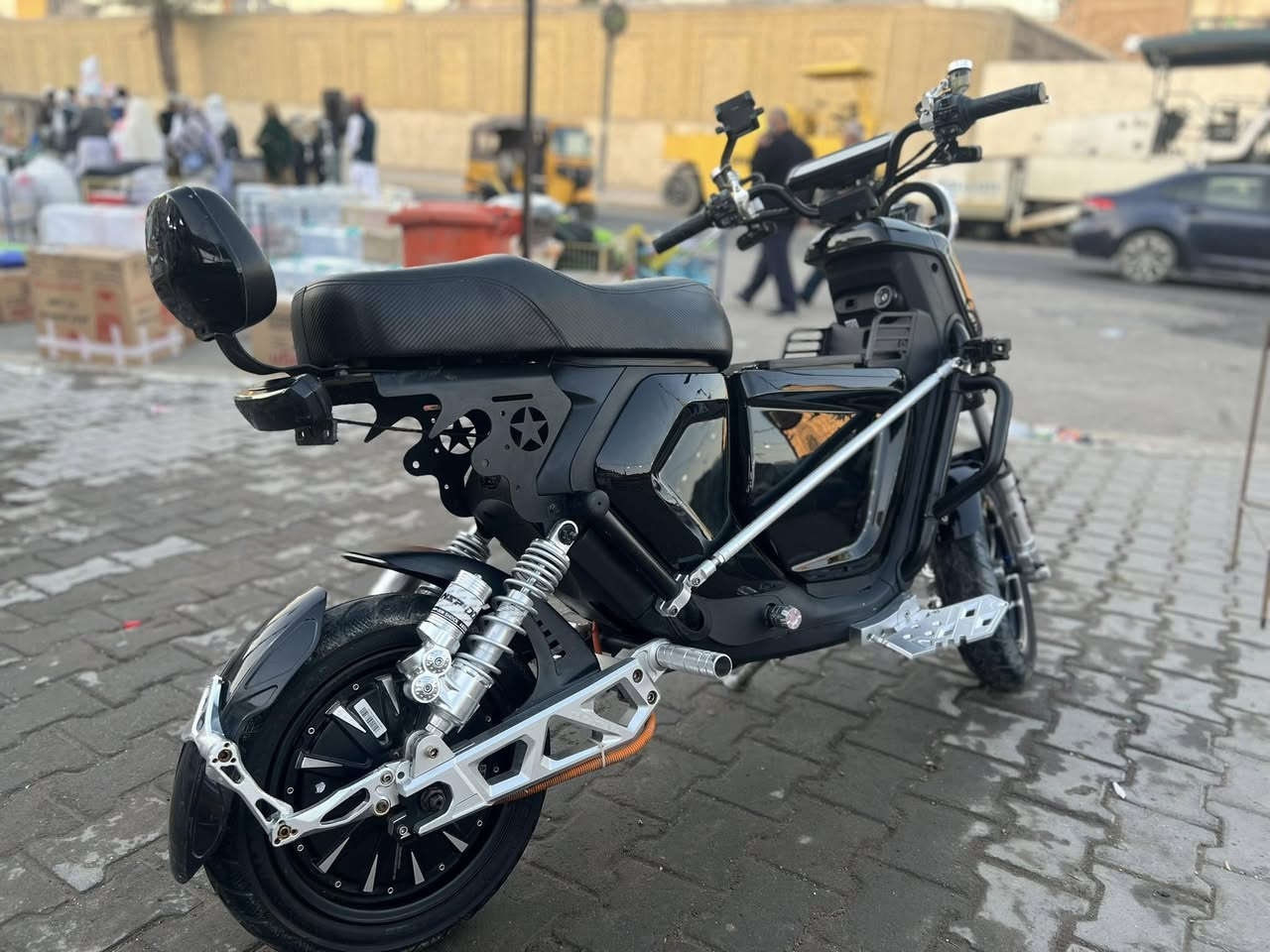 للبيع دراجه شحن نوع. NIU    كلشي يشتغل بيها ربع متصرف عليها استخدام شي قليل 

ملف 2000
سرعه 70 
بطارية 48 فولت 50 أمبير 
بطارية ليثيوم المرغوبة
 
كلشي بيها مزود بلصين 🇨🇳 
دبلات أماية والويل 
ابريكات 
دوسات الرجل 
الشيال الخلفي والدبلات الخلفية 

السعر المطلوب   مليون و300
 
مكاني بغداد باب الشيخ 

***********
