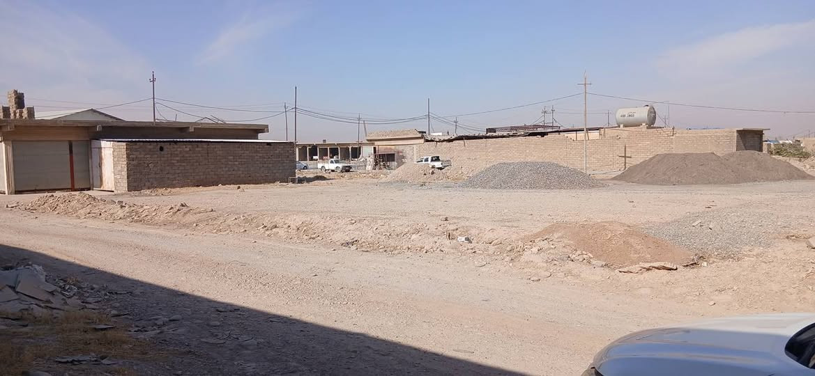 لبيع ...دكاكين داخل صناعة مساحه دونم
سند زراعي .. وجهة ٢٥ متر ...السعر : خاص 
*********** _ ***********
