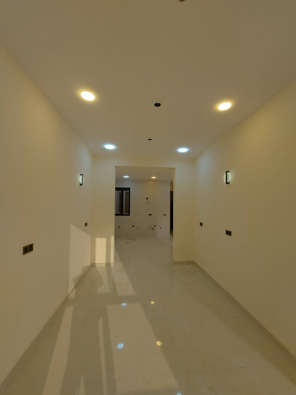 🏘 دار للأيجار 🏚 الموقع بعقوبة البحيرة 💥 بناء حديث زيروا غير مسكون🎈موقع مميز 🛕 بالقرب من كراج البحيرة
 ✅️  طابق ثاني معزول عن الطابق الأرضي🏩 ايجار الدار (( ٤٠٠ )) الف 
⭕️ مساحة ( ٢٠٠ ) متر 🔺️ واجهه ( ١٠ × ٢٠ ) متر ⚜️ 

🏭 يتكون الدار من : ( ١ ) غرفة نوم كبيرة 🏛 وستقبال 🟨 وصالة مفتوحة على المطبخ 🛁 ومجموعة صحيات كاملة 🔶️ ومناور عدد ( ٢ ) 💥💥💥

للاستفسار مع مكتب نجاح العميري للعقار ☎️
 موقع المكتب ⬅️ مدخل العزات مجاور اسواق نوتيلا الغذائية 🛒 او التواصل على الماسنجر او الواتساب على الرقم *********** 📞📞
