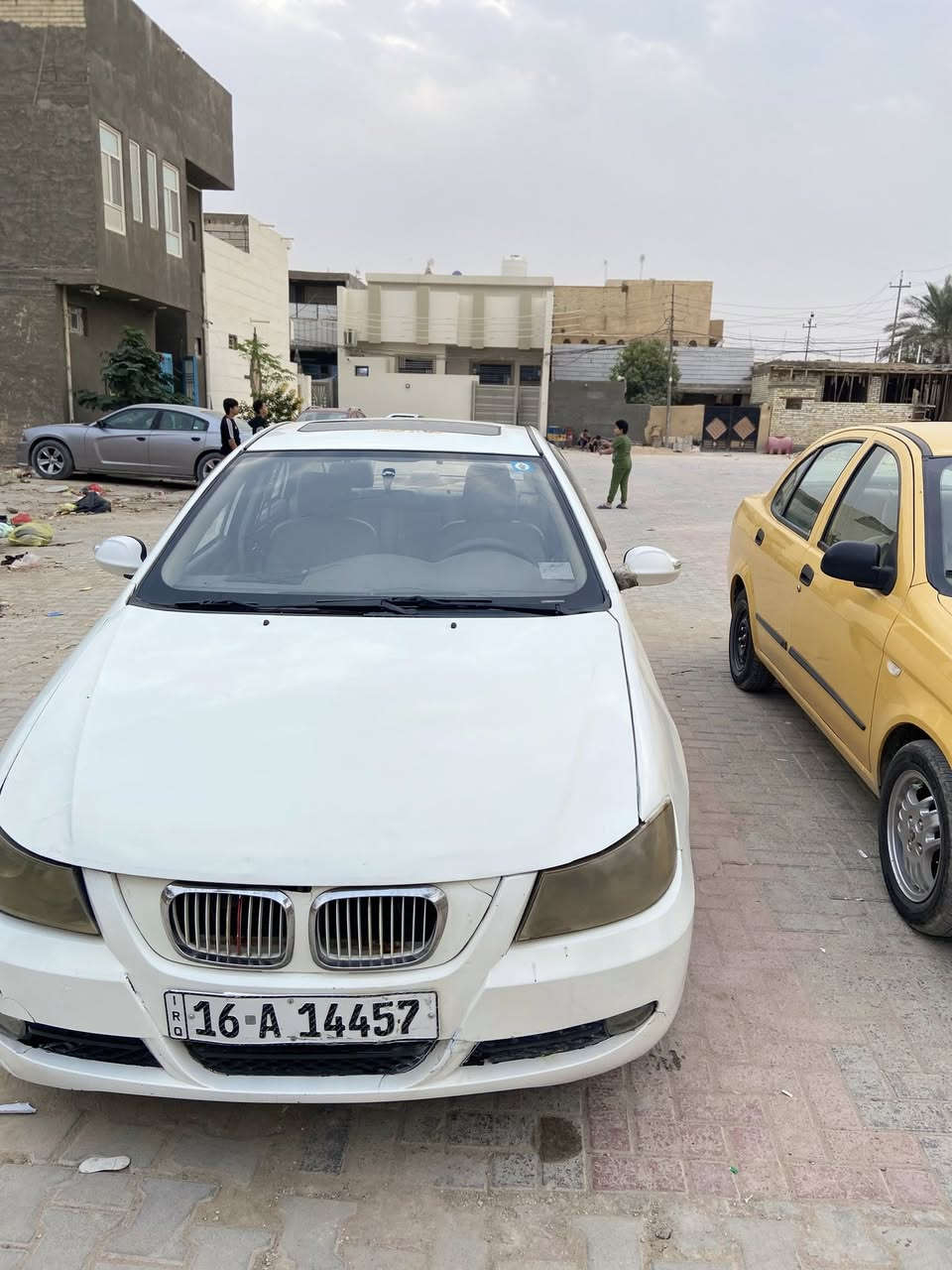 السلام عليكم للبيع فقط ليفان 620 موديل 13
بأسمي رقم جديد السعر 35 وبيهة مجال الشراي يتصل 

مكاني كربلاء ***********
