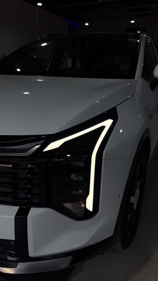 كيا سبورتيج 2026.. فول مواصفات و خلیجی! 🚗💨 السيارة اللي تمنحك التميز على الطريق مع حزمة أمان وراحة بال لا تُنافَس: ✅ الضمان: 5 سنوات أو 100,000 كم. ✅ السيرفس: صيانة مجانية بالكامل لمدة سنة أو 20,000 كم. 🎯 جاهزة ومستعدة لكل مشاويرك ومغامراتك بأعلى مواصفات الرفاهية. 📥 تواصل معنا الآن عبر الرسائل لمشاهدة السيارة أو معرفة السعر! ***********☎️ ***********☎️ 📍عنواننا اربیل داخل المعارض #كيا_سبورتيج2026 #بغداد_بصرة_موصل_الكويت_الخليج_دبي_ #اربيل_دهوك_سليمانية_كركوك_بغداد #فول_مواصفات #كيا 
