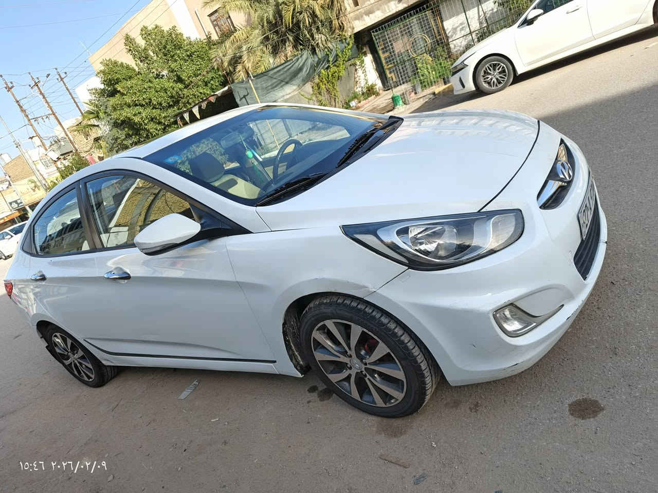 سلام عليكم اكسنت موديل 2015خليجيً كفاله عامه ماعده  رش  ربع البنيد باقي   مكينه ما مفتوحه 1600حره تحويل ثاني يوم فول الموصفات واحد عله واحد ماشيه 155رقم ذي قار جديد سعر  98 بيه مجال رقم ***********
