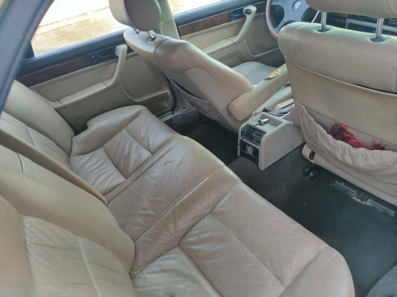 سلام عليكم
بي ام دبليو. حجم .735 
مديل 89 
رقم بابل شرط التحويل 
غرفه جلد جديده توني شادها 
كشنات كهرباء 
فتحه سقف 
مكينه نص عمر 
كير جديد توه شاده 
حداديه نقصها فقط درايم خلفي
تخم تاير ويل جديد 
سياره عوزه ترتيب السعر  ..35$.. وبيها مجال 
بيع أو مراوس مكان نجف رقم ‏‪0788 733 4111‬‏
