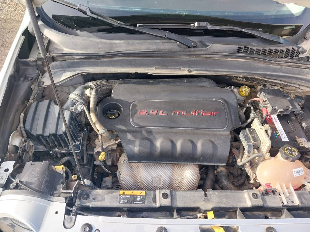 سلام عليكم 
عندي جيب رينجيد لون ابيض موديل ٢٠١٧ باسمي محرك ٢٤٠٠ ،بصمة تشغيل وصندوق ،تحمكات بالاستيرن وكشن السايق كهرباء .. المراية الداخلية قلاب كهرباء كشنات مخمل على بلاد 
سيارة نظيفة جدا كاملة من كل النواحي محرك وكير وصدر وتدفئةوتبريد وكهربائياتها  وتخم تايرات كله بشرط ضررها جاملغ صفحة السايق مبدل ومصبوغ بدون دواخل 
اي استفسار الاتصال على الرقم *********** خناقين, ديالى
