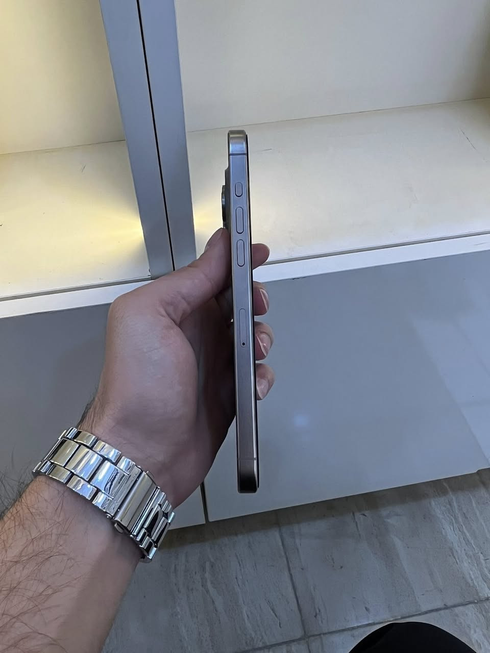 السلام عليكم أيفون 15 pro max اخو الجديد ماستر شرق اوسط ويا كارتونتا بطارية86 لا معلاية لا مفتوح لا مبدل بي شي ذاكرة 256 سعرةوبي مجال مكاني بابل(***********) مليون و200
