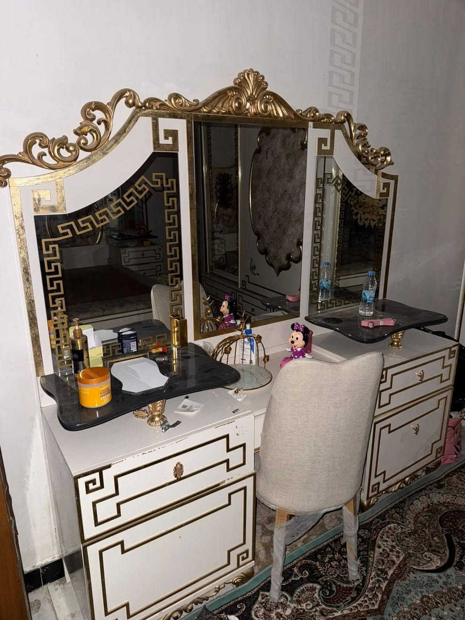 مكلف بالنشر
الثلاجه ٢٠٠
المجمده ٣٠٠
الغرفه ٢٥٠ عدا الجربايه 
الديوان عشر مقاعد ١٧٥
الغراض كله جديده ونضيفه وتجي وتشوف بنفسك 
العنوان الديوانية حي الجامعة 
للاستفسار التواصل على الخاص او
على هذا الرقم***********
