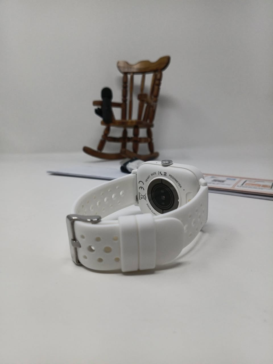 ساعة سمارت باله امازون ماركة l 128 ⌚️بتصميم عصري وشاشة كبيرة تقدم ميزات تتبع الصحة والرياضة المتعددة
تدعم اللغه العربيه والإنجليزية 
إليك أبرز مواصفات ومميزات هذه الساعة:
المواصفات التقنية
الشاشة: شاشة LCD ملونة وكبيرة بحجم 2.0 بوصة، مما يوفر مساحة عرض واسعة وتفاعلية.
عمر البطارية: تدوم حتى 18 يومًا في وضع الاستخدام العادي، وحوالي 12 يومًا في حالة الاستخدام المكثف.
مقاومة الماء: تتمتع بمعيار 5ATM، مما يجعلها مناسبة للسباحة والاستخدام في الظروف الرطبة
للحجز واتس ***********
