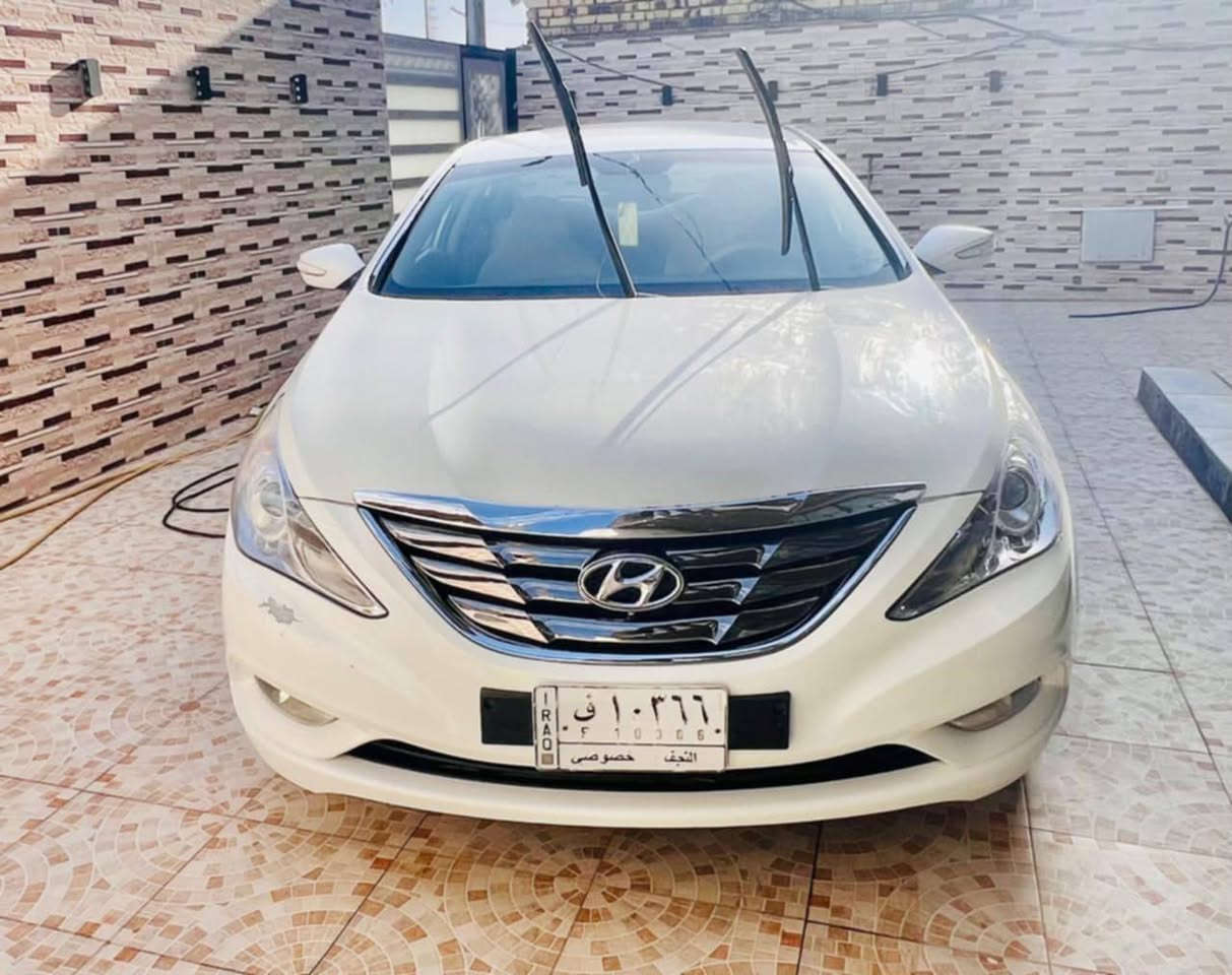 اسلام عليكم سيارة سوناتة  خليجي 2011 
 مكينة 2000
رقم نجف بسمي 
سيارة جاهزة من كلشي خير من الله كير ومكينة وحدادية مكفولة كفالة عامة فقط رش بسيط عل بنيد 
تبريد ونضافة فول السعر 110 او بيهة مجال  
المكان محافضة  النجف ناحية الحرية  الرقم ***********
