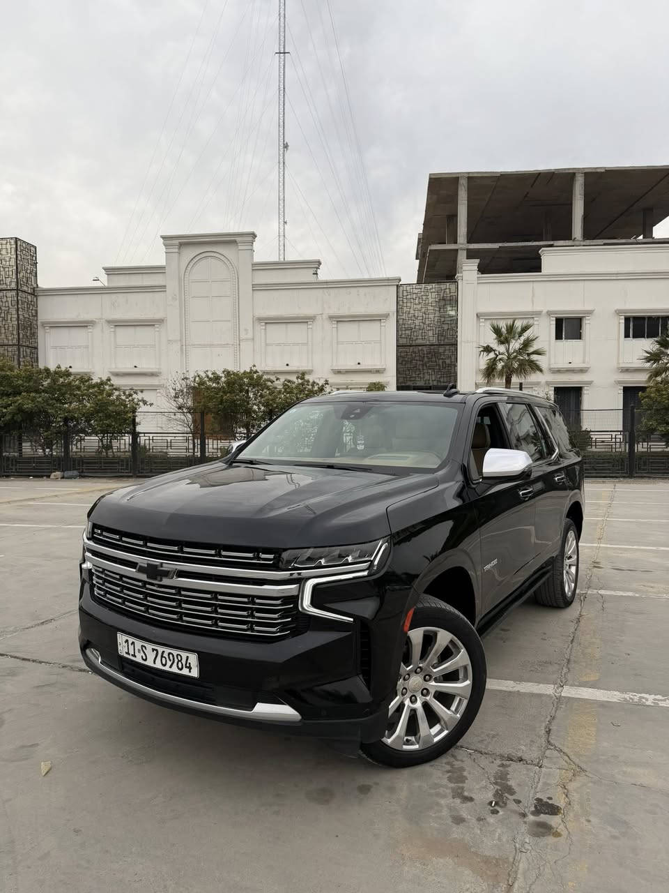 السلام عليكم 
 للبيع تاهو 
موديل (2022) بريمير 
 السيارة خليجية  وكالة المنصور علامة ضوء القمر
فوووول مواصفات 1/1 

بدون صبغ فقط تكحيل وبارد مكانين موضحات بالسونار 
رقم بغداد سنوية ورقم وهزة جديدة 
تحويل ثاني يوم
 
1_بانوراما 
2_ لايتات زينون LED 
3_ داتا شو 
4_ كشنات جلد تدفئه وتبريد 
5_ جكات 
6_ شحن لاسلكي 
7_ عدد البصمات 5 
8_ شاشات خلفية 
9_ دوسات كهربائية 
10_ نقطة عمياء بالمري 
11_ تحديد مسار
12_ الصندوق كهرباء 
13_ حساسات خلفية وامامية 
14_ كامرات 360 درجة 
15_ نظام صوت بوس
والسيارة بعد بيه هوايه مواصفات والبريمير معروفه مواصفاته  السياره ماشيه 150 كم علي ايدي 
كير مكينة كلة كفاله
بصمتين وياها
سعرها مناسب  ( 485)   وبيها مجال بسيط مال جيتك 
مكاني بغداد حي القاهرة
***********
