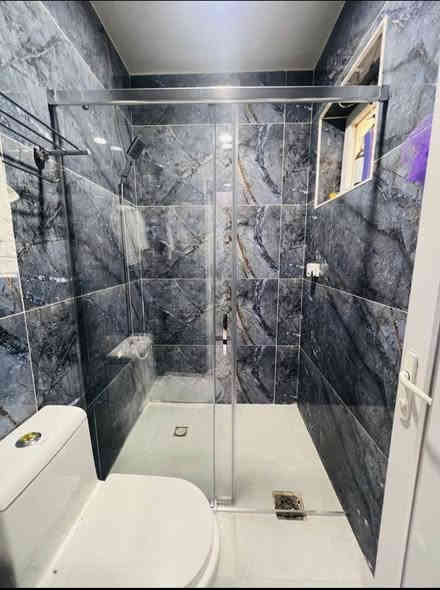 ترميم المنزل بالكامل   // او قطعه  تسليم مفتاح 
- ماء - مجاري - كهرباء - زفت - ماستك - روف كادر كل ما يخص المنزل 
ترميم الحمامات وتكشير الجدران واعاده تأهيلها
 تكشير  جدران تنضيف بيوت قالب نجاره خباطه صب خلفه بناء طابوك 
قلع الارضيه واعاده تأهيلها 
يوجد طابوك الى كافه المناطق خلفه سيراميك تسليم مهندس 
صب ارضيات  تصليح جدران و صبغ المنازل 
كوادر مختصه بالتفليش 

هاتف *********** واتساب
