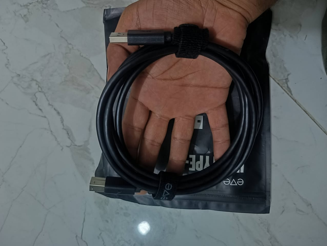 سلام عليكم ورحمة الله وبركاته كيبل ماركة ايفي طول متر وثمانين سنتيم جوده ومتانه وتكدر تبحث عنه متوفر كميه الي يخدمه القطعه ب 3 الاف فقط منافذ يو اس بي ومنفذ ثاني تايب بي


**إذا كنت صاحب هذا الإعلان وتريد حذفه لأي سبب، رجاءا أرسل رسالة إلى الدعم الفني**
