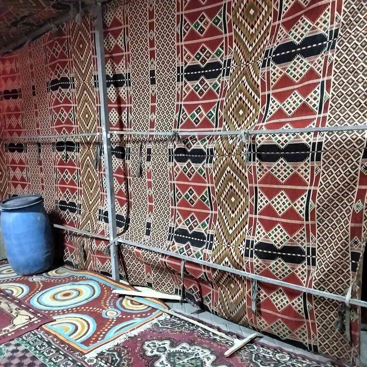 السلام عليكم ورحمة الله وبركاته
عندي  تكيه اللبيع   سته في سته الرتفاع ت٣  قماش ترجه اولاه  وهسه هيه منصوبه يم المكتب  رايدهه ٨٠٠ الف كلفتني مليون وسبعميه الف  ***********
وشغلهه كلش حلو قماش درجه اولة وحديد درجة اولة
