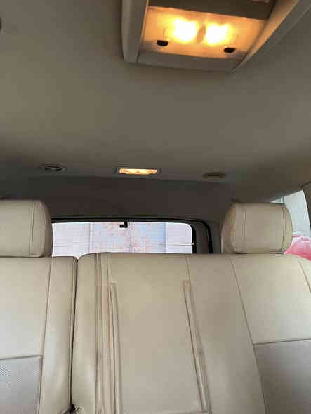 سلام عليكم البيع تاهو موديل 2013 السيارة مال بيت جديدة ماشية 160  $***********
