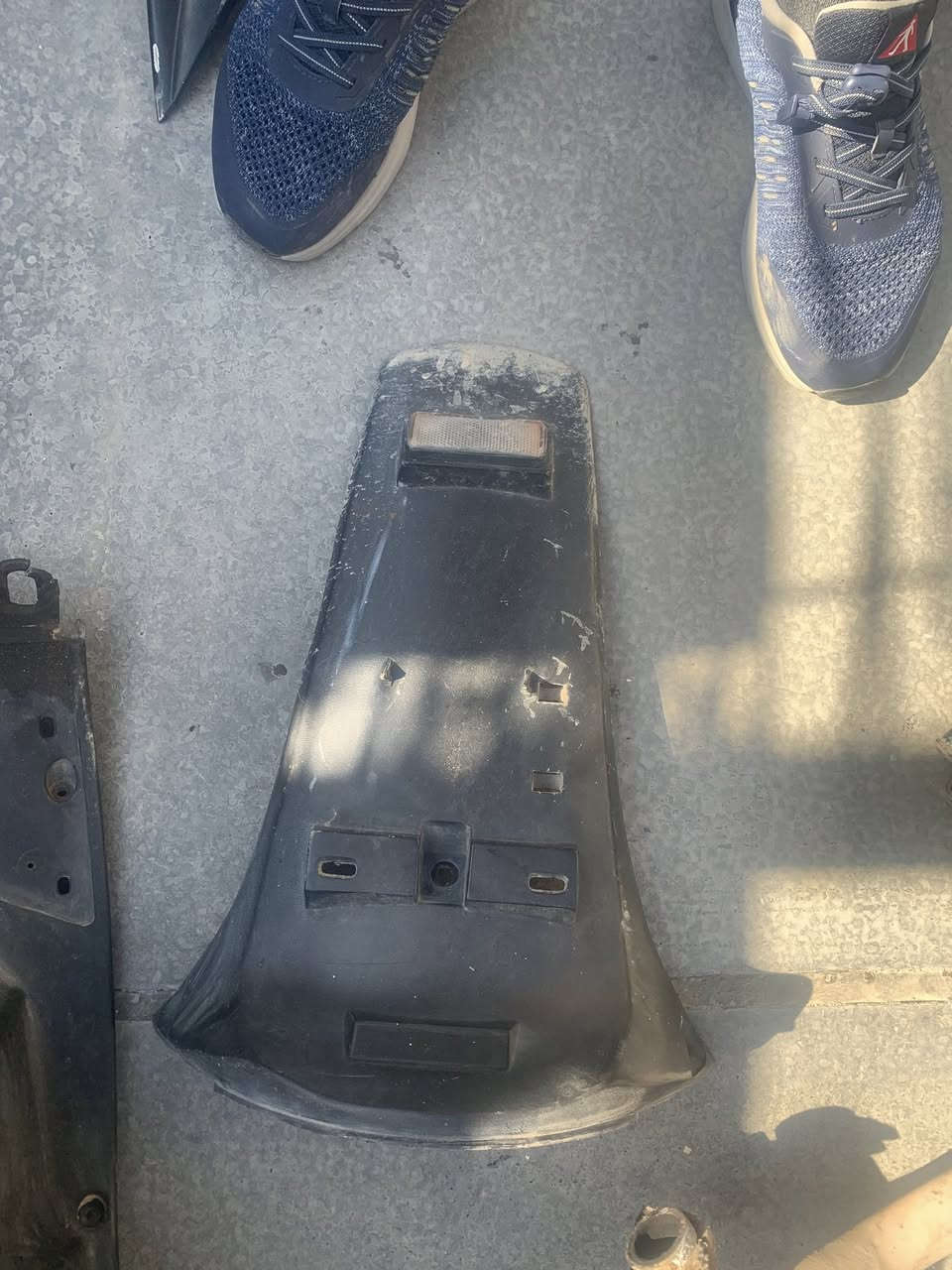 سلام عليكم غراض تفصيخ ماكس ١٤٠ كله نضيف مكاني الكماليه رقمي ***********
كفرات ب٣٠ كامله ونضيفه 

سودات كلهن ب٢٥ 

ترايش ب١٠ 

ويل وتاير امامي نضاف كلش ب١٥ 

شاصي ب٢٠

بكلايت خلفي بلاد جديد ب١٥ 

ضفيره كلشي مابيها بلاد ب٢٠ 

ذيل ب١٠ 

عقلب١٥ 

كتف شحن ب٥ 

مجمع دكم ب١٥ 

جاملغ بلاد ب٥

شوته ب٨

كابريتر تجاري بس درجه أوله ب١٥ 

جوين محرك ب٥

صالنصه هيا وسوادها ب١٥ ما ملحومه 

كلجات خلفي وأمامي ب٢٥

قبق هندر كامل ب٢٠ 

طابوكه هيا وفلاوين وملف بس بولبرن يرادله تبديل مال اكسل 

ب٦٠ 

دشبول ب٢٠ بلاد 

دبلات امامي هيا وماشه بلاد طسه ماكو ب٢٥ 

جوزه ب٧

سلف ب١٥ بلاد

فج وصونده مالته ب١٠ ويا دسكات

كشن كامل ب٨

ستيرن هوه ويده وعنابر ب١٠ 

تناكي ب١٥

سواد قبق هندر ب٥ 

قبق بانزين ب٤ 

يدات بلاد ب٥ زوج 

كاعيه جلد ومرايات ب٨ 

اشاير امامي ب٥ 

فيش اشاير ب٥ 

سوبر ب٥

قمجيات كل ثنين ب٥ 

فاكيوم ب٧

اي صونده بألف 

كويل بلاد ب٨

بطل الأصفر ولاسود ب٥ 

كفر محرك ب٥ 

بنزات جدد ب٣
