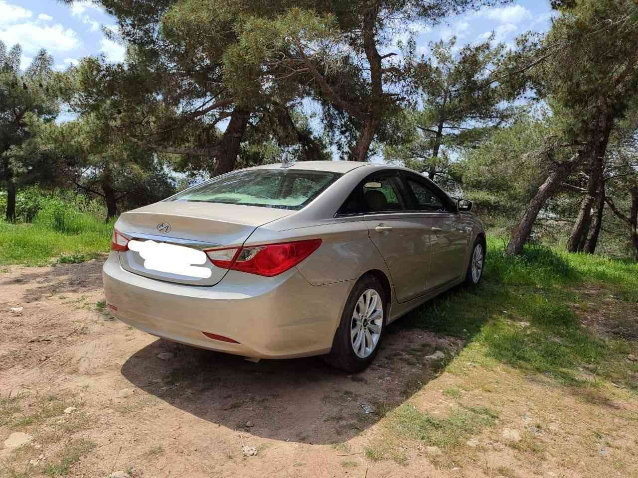 السلام عليكم
سوناتا 2011 مضلع للبيع
سياره مكفولة كفالة عامة 
ماعده مكانات صغيره بارد
بيها سونار 
تحكمات ستيرن
رقمها نينوى الجديد مسطرة
محرك 2400 gdi
كير شرط
المحرك بدايه تبخير
سيارة غرفتها كلش حلوة
لونها ذهبي فاتح
السعر 115 بيها مجال للشراي 
للتواصل ***********
