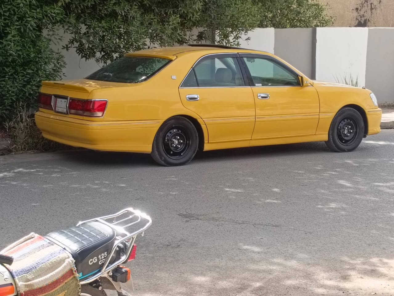 السلام عليكم ملكه كرستال موديل ٢٠٠٣
رقم كركوك وكاله ام الباركوته كصه قماره فقط
مكينه كير حدايديه كامل تخم تاير جواه باتري جديد 
المكان الحله بابل 
ب٦٠وبيه مجال 
***********
