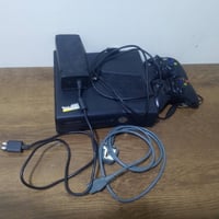 اكس بوكس 360 • Xbox 360 • مستعمل • جهاز العاب • كونسول • يدات • للبيع