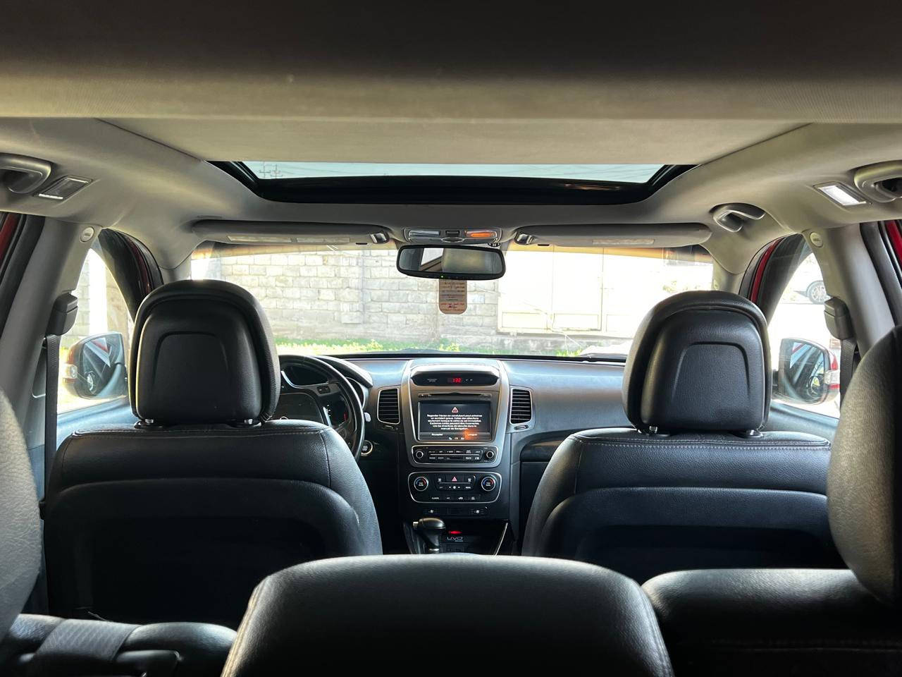 السلام عليكم سورنتو موديل 2014 رقم بغداد ب اسمي السياره جديده بمعنى الكلمه فول مواصفات اعلى فئه بسورنتو 
حادثها حافت البنيد بدون اي دواخل مكاني بابل المسيب  قرب الفراشه رقمي ‭0771 176 3525‬
