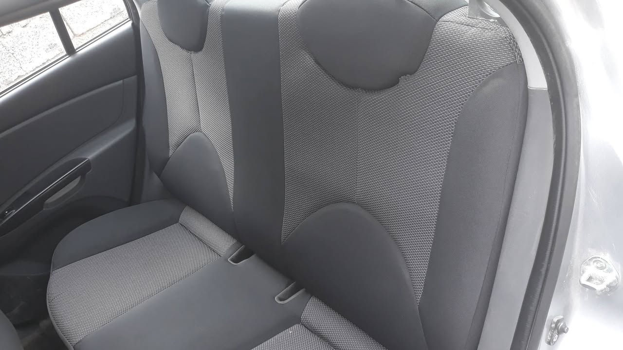 كيا ريو ادوات موديل 2011 جديده كارتون السعر ٣٧ وبيها مجال ***********
