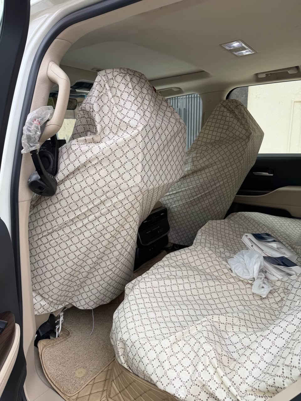 السلام عليكم لاندكروز 2024 Gxr ضمان شركه ساز وصيانه مجانيه مكينه 4000 سياره ماشيه 13 الف بحاله الزيرو مكفوله كفاله عامه من كلشي 3 شاشات وتطبيق غراضها وعدتها وسماعاتها كلشي كامل رقم بغداد مميز للبيع وبسعر 69800$ وبيها مجال جدا بسيط للاتصال *********** بغداد, العراق
