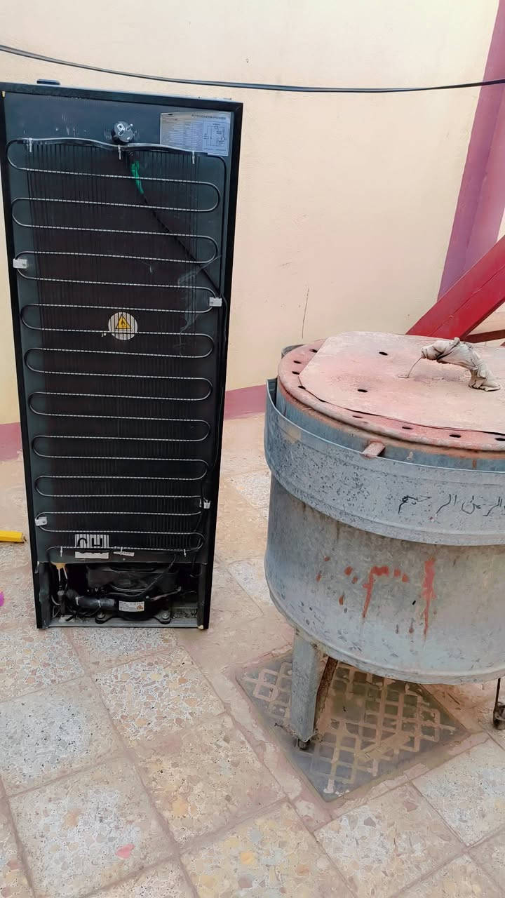 السلام عليكم غراظ للبيع
ثلاجه بعدها جديده الكهرباء اجت قويه وصار بيها خلل الماطور والفريز شغالات فقط داخلها ميبرد
مبرده شغاله سرعتين
التنور شغال كلهن ب100 الف مال فقير اللي يحتاجهن هذه رقمي *********** واللي مايفيدنه اعبرهن

