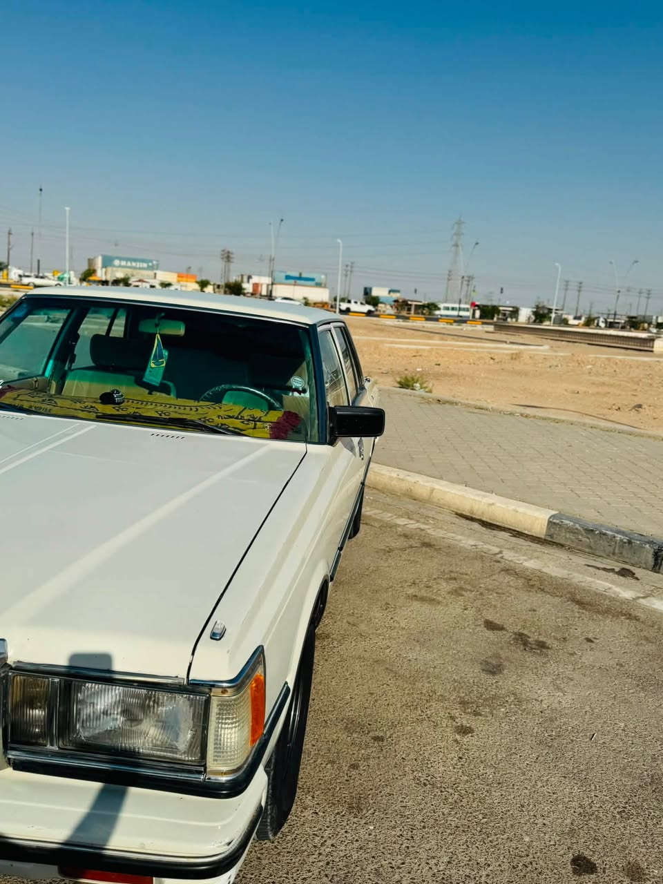 السلام عليكم للبيع سوبر كروان مديل 1982سياره على وضع الشركه محرك كير ابلاد سياره كلها ابلاد بسمي تحويل ثاني يوم مشروع وطني والسعر 75والعنوان البصرة رقم الهاتف ***********
