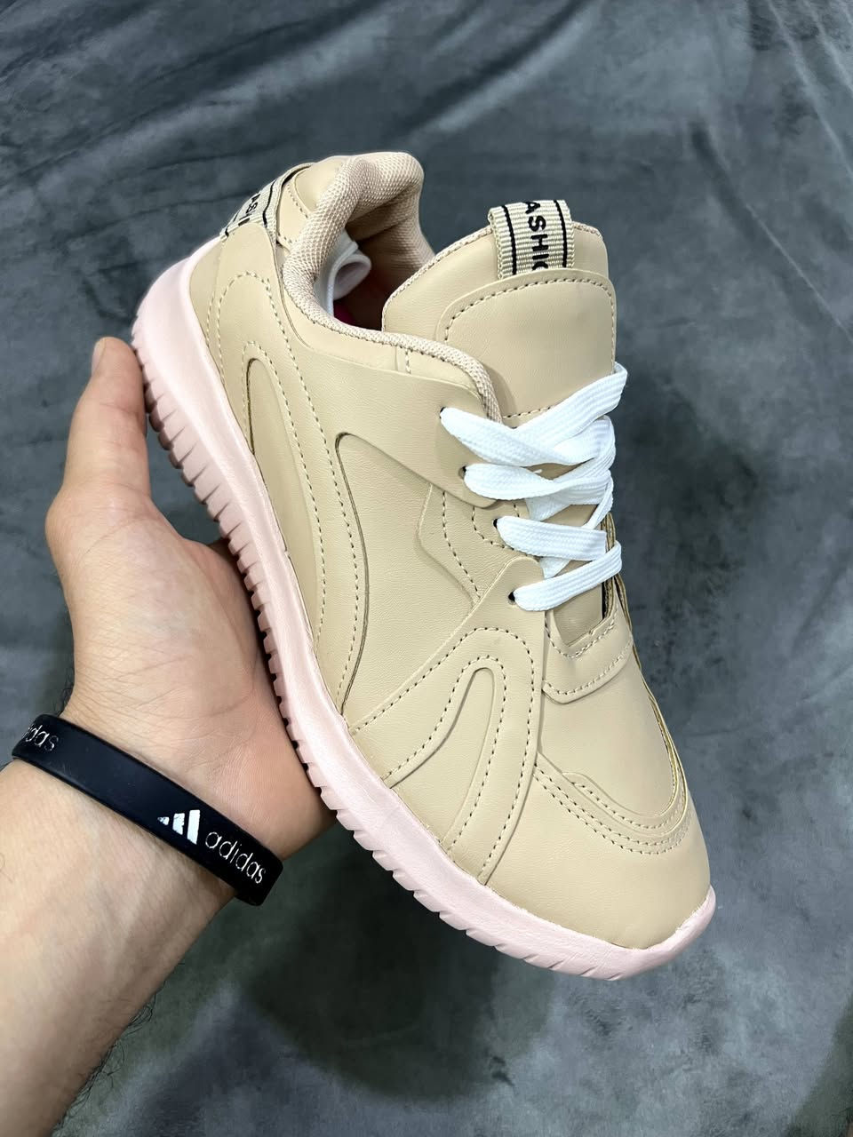 احذيه للبيع السعر الواحد 8 و الاثنين با 15 القياس خاص مكان ناصريه توصيل داخل الناصريه مجاني


**إذا كنت صاحب هذا الإعلان وتريد حذفه لأي سبب، رجاءا أرسل رسالة إلى الدعم الفني**