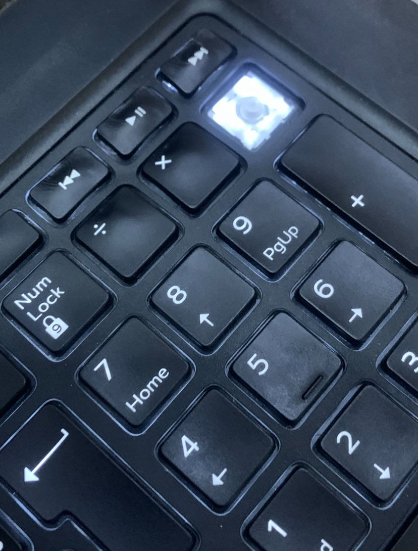 Dell precision 7710 work stations
بيها بصمة اصبع فئتها اعلى من العادية
وتشغل كل الالعاب والبرامج الهندسية 
Cpu core i 7 th6 HQ(اقوى من جيل 12U)
GPU NVIDIA QUADRO M3000M
Hard SSD M.2 512
Ram 16
Screen 17.3 ips
٤٦٠ وبيها مجال بسيط


**إذا كنت صاحب هذا الإعلان وتريد حذفه لأي سبب، رجاءا أرسل رسالة إلى الدعم الفني**