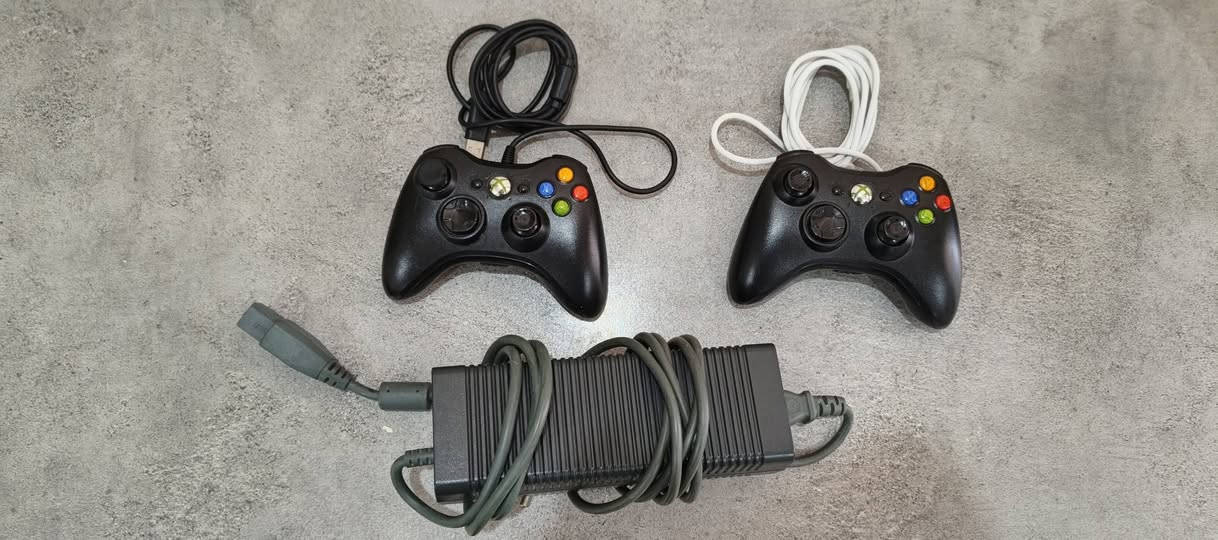 جهاز XBox 360 للبيع
جهاز نضيف كلش وباللون الابيض والهارد الاصلي مال الشركة ما مفتوح 
للبيع السوني +٢ يدات واير مو بلوتوث +محولة 
صور الجهاز موجودة هو والالعاب 
مكاني :الموصل حي الميثاق
السعر ١١٠ وبي مجال


**إذا كنت صاحب هذا الإعلان وتريد حذفه لأي سبب، رجاءا أرسل رسالة إلى الدعم الفني**