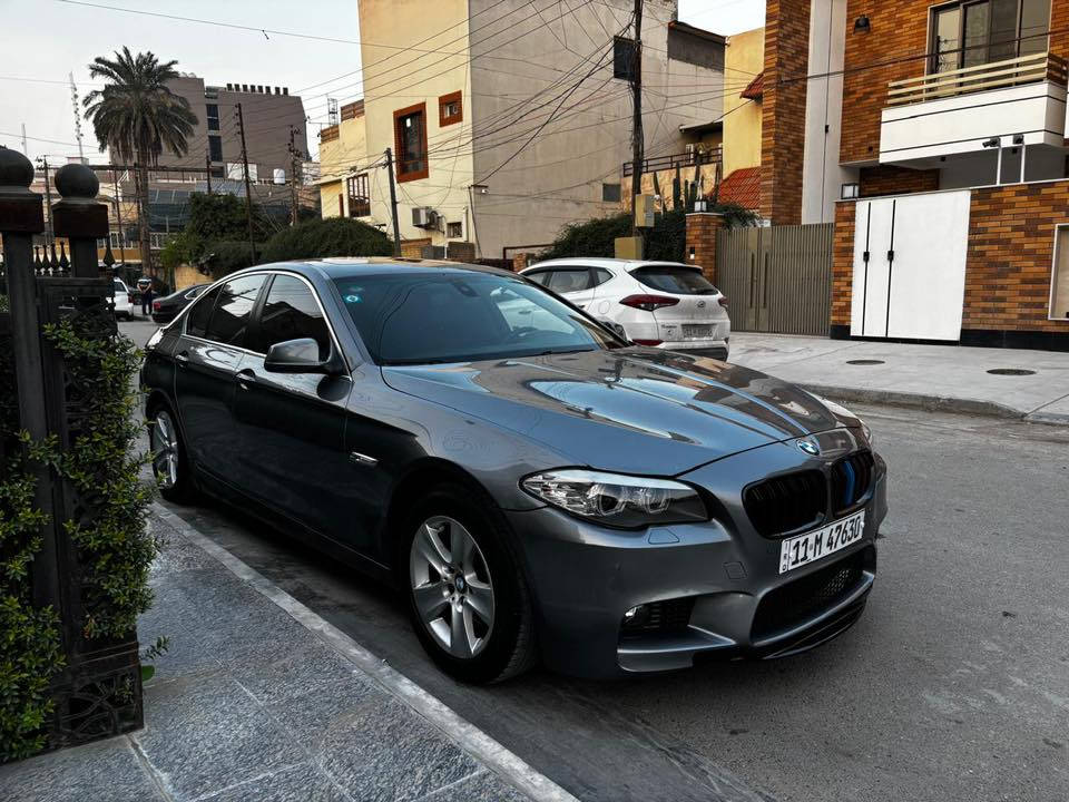 سلام عليكم
بيئم f10 موديل 2011 

محرك ابلادي n52 المرغوب سته سلندر نوزل قصير  

السياره امريكي كلين بدون حادث بدون ظربه بدون ايرباك 

السياره ابلاديه حته الكتلوكات مالتهة موجوده وياهة   

تدفئه وتبريد مقاعد امامي وخلفي وتبريد 

تحكمات مقاعد كهربائيه وخزن ميموري   

السيارة عليهة ادامه كامله ما ناقصهة اي شي وكلشي بيهة جاهز  

ما بيهة اي نقص لا سيرفس ولا شي ثاني 

ماشيه 116  وتجي وتشوفهة اي شي بيهة نقص ينزل من سعرهة 

السياره 

فقط الجاملغ الخلفي صبغ اثر طخه دراجه والباقي كله مكفول صبغ كله ابلاد السياره      

وصور السونار بالمنشور هم ناشرهن      

رقم  بغداد انكليزي وهزه جديده  باسمي

السعر  167 ورقه وبيهة مجال للشراي   

***********

مكاني بغداد الجادرية قرب فندق بابل
