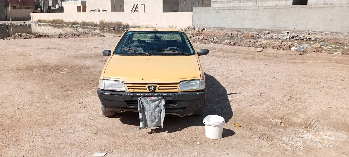 سلام عليكم 
بيجو 405 كير ومكينه خير من الله كهربائيات شغاله زوج تايرات جدد رقمها صدامي حالياََ بشهر الخامس اكمل  معاملتهه اسلمك رقم انكليزي باسمي بيهة معجون بلقماره 
سياره مال مشي 
#العنوان_بصره_شط_العرب_الجزيره 

السعر 30وبيهة مجال للشراي 
***********
