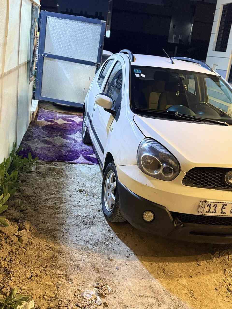 السلام عليكم 
بانده 2013 رقم بغداد الدولي باسمي السياره 
 سياره جديده تايرات جدد صدر جديد بور جديد درايم شفتات جدد السياره جديده ماشيه 84 كير محرك كامله مكمله منظومه زنون وشاشه جبيره شادلهه بيهه الجاملغ الامامي الايمن والايسر صبغ اثر طخات بصيطه السياره عارضهه ب52 وبيهه مجال حك الجيه مكاني بغداد الحريه ***********
