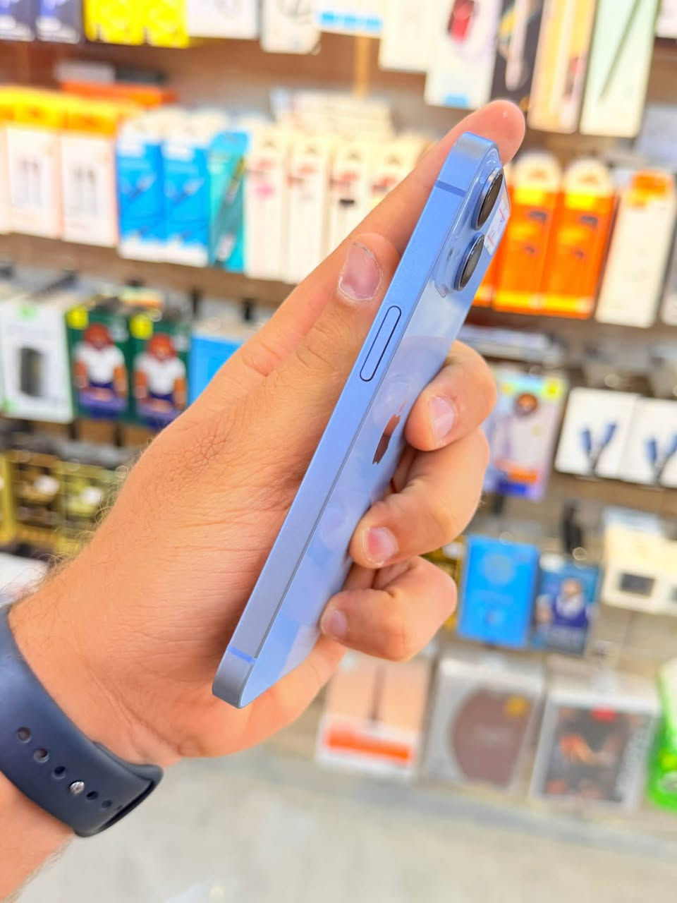 ‼️متوفر بيع بلنقد ولاقساط ‼️
ايفون 14 مع بكج هديه للجهاز شامله لزكه وكفر ذاكره 128 بطاريه 92 نموذج M لونه المميز كامل ملحقاته وتر بروف وبلحاسبه كله نورمال يعني كلشي ممبدل بي وبي وتأخذه ضمان وصل 5 ايام اي مشكله او عطل يستبدل فورا 🏦 ومتوفر اقساط على مصرف الرافدين و مصرف الأهلي العراقي ومصرف الرشيد 🏦
السعر 510 الف 🔴
العنوان بغداد البياع شارع 20 قرب مطعم شط العرب مركز الهاتف الاصلي 
📳  ***********
 ☎️ ***********
