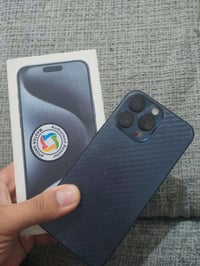 ايفون 15 برو ماكس • ٢٥٦ • كامرة امامية توقفت