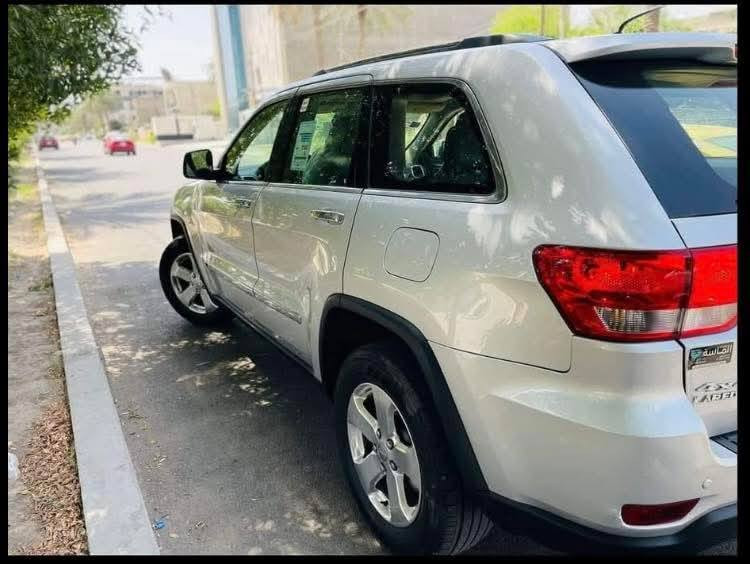 بيع او مراوس
ملاحضه الساره احله من الصور
سلام عليكم جميعاً  
للبيع او مواوس
جيب لاريدو فول موديل 2013 
السياره وارد خليجي
مواصفات
فتحه سلايد روف
بصمة تشغيل عدد2
 بصمة ابواب
كشن كهرباء
كشنات جلد
زراك لايت
شاشه كبيره
ويل كروم بلادي
حساسات خلفيه
كامرا خلفيه
فول تحكمات
فور ويل
وباقي المواصفات المعروفه
مكانه بغداد البلديات
للاتصال ***********
